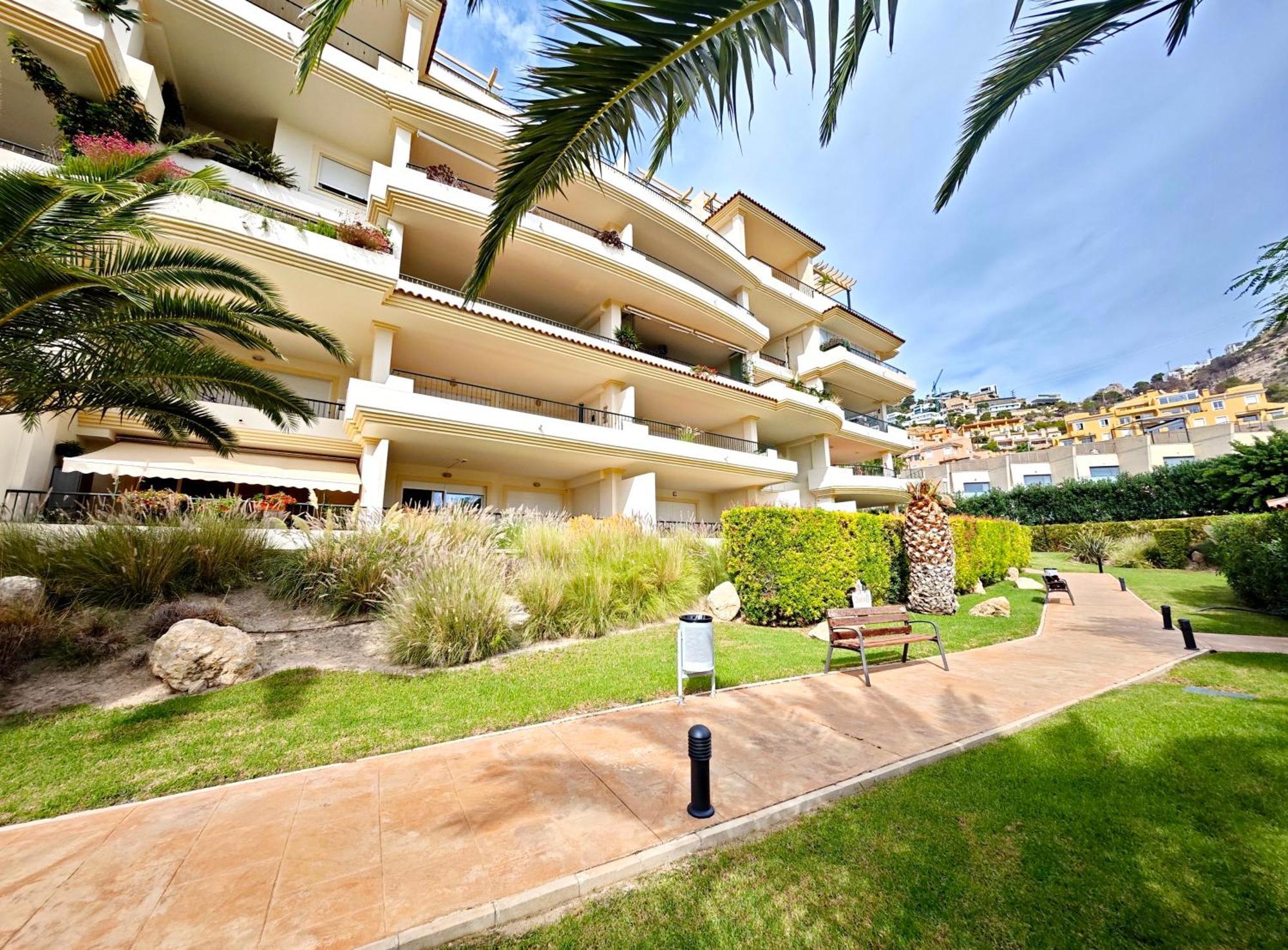 Oasis Mascarat * Altea